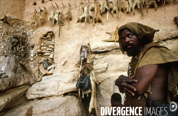 MALI : Univers secrets et sacrés du Pays DOGON.