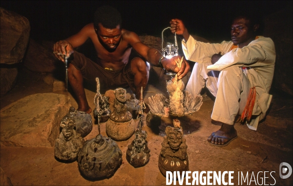 MALI : Univers secrets et sacrés du Pays DOGON.