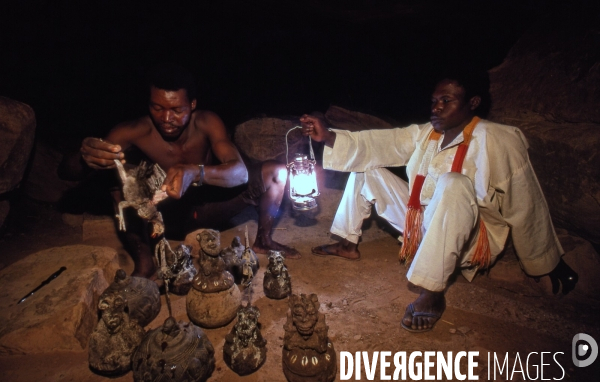 MALI : Univers secrets et sacrés du Pays DOGON.