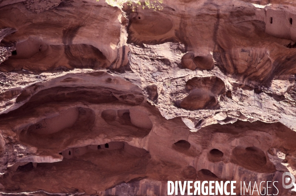 MALI : Univers secrets et sacrés du Pays DOGON.