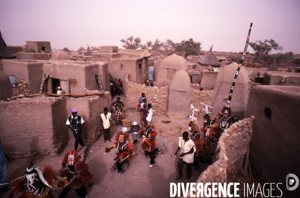 MALI : Univers secrets et sacrés du Pays DOGON.