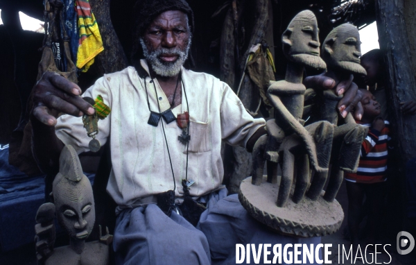 MALI : Univers secrets et sacrés du Pays DOGON.