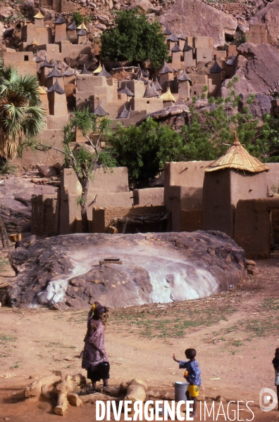 MALI : Univers secrets et sacrés du Pays DOGON.