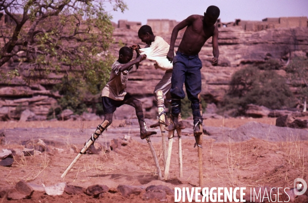 MALI : Univers secrets et sacrés du Pays DOGON.