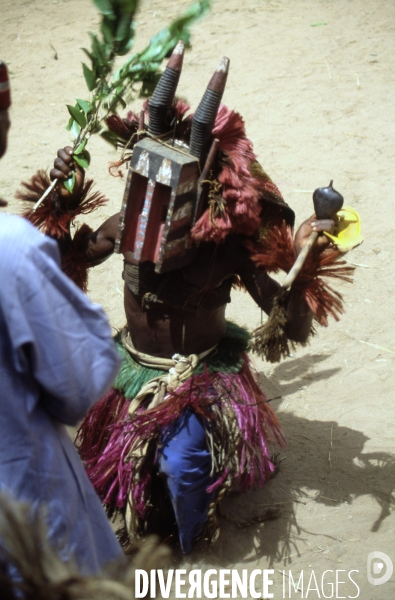 MALI : Univers secrets et sacrés du Pays DOGON.