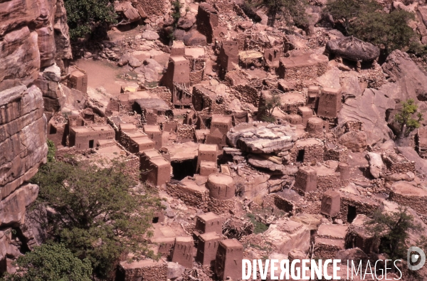 MALI : Univers secrets et sacrés du Pays DOGON.