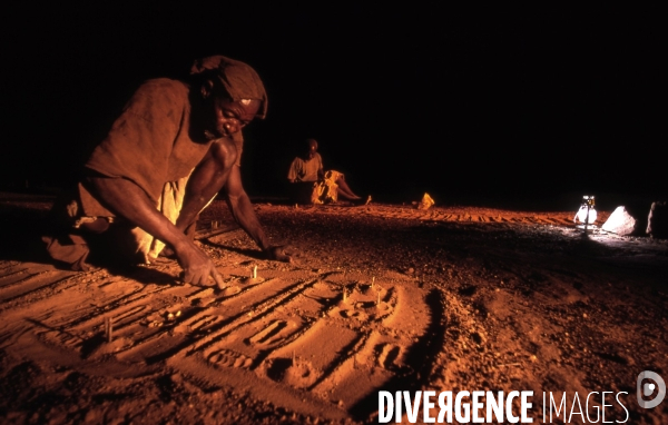 MALI : Univers secrets et sacrés du Pays DOGON.