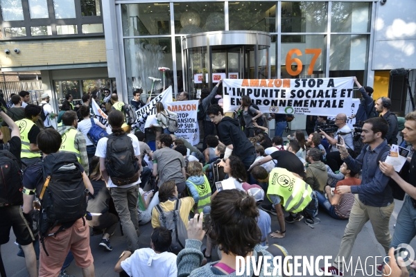 Blocage d AMAZON. Action pour une justice climatique et sociale. Désobéissance civile en lutte contre l effondrement écologique et le réchauffement climatique