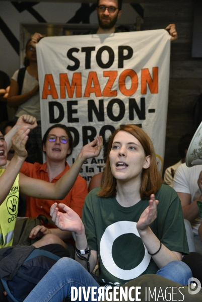Blocage d AMAZON. Action pour une justice climatique et sociale. Désobéissance civile en lutte contre l effondrement écologique et le réchauffement climatique
