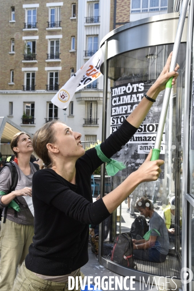 Blocage d AMAZON. Action pour une justice climatique et sociale. Désobéissance civile en lutte contre l effondrement écologique et le réchauffement climatique