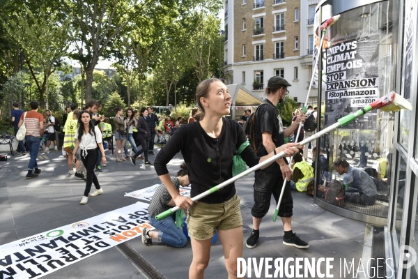 Blocage d AMAZON. Action pour une justice climatique et sociale. Désobéissance civile en lutte contre l effondrement écologique et le réchauffement climatique