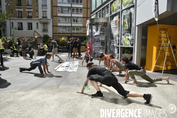 Blocage d AMAZON. Action pour une justice climatique et sociale. Désobéissance civile en lutte contre l effondrement écologique et le réchauffement climatique