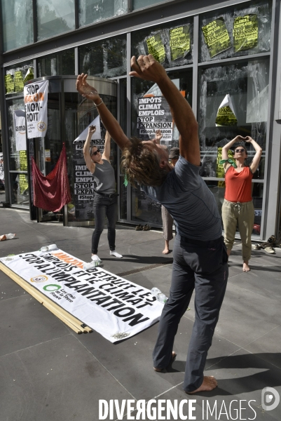 Blocage d AMAZON. Action pour une justice climatique et sociale. Désobéissance civile en lutte contre l effondrement écologique et le réchauffement climatique