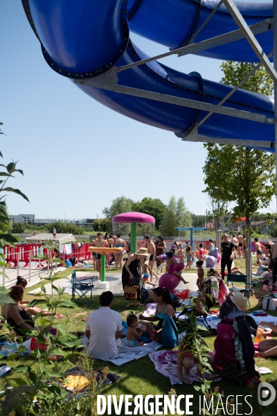 Un jour de canicule à la piscine écologique des murs à pêches de Montreuil.