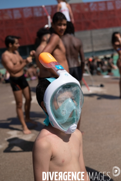 Un jour de canicule à la piscine écologique des murs à pêches de Montreuil.