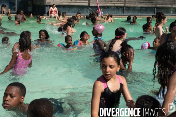 Un jour de canicule à la piscine écologique des murs à pêches de Montreuil.