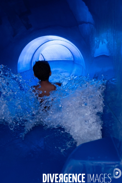 Un jour de canicule à la piscine écologique des murs à pêches de Montreuil.