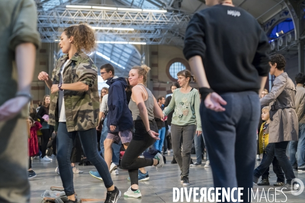 Fous de danse au Centquatre - 104 / Boris Charmatz