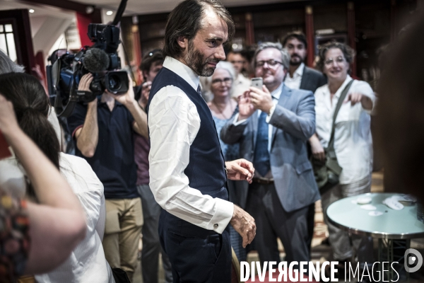 Meeting de Cedric Villani au théâtre du Gymnase.