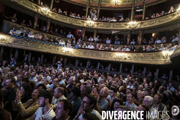 Meeting de Cedric Villani au théâtre du Gymnase.