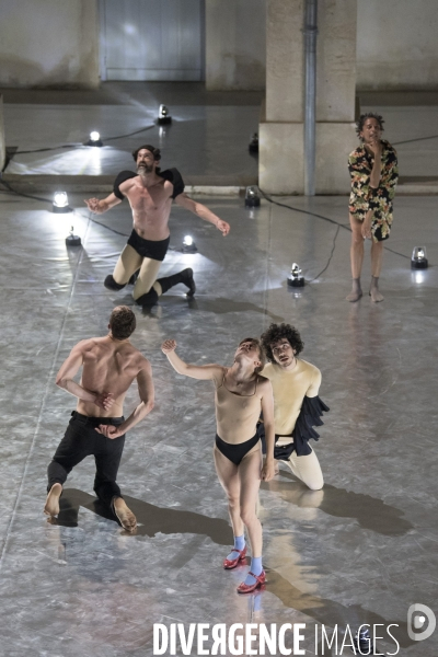 INFINI de Boris Charmatz