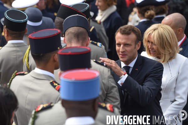 La tribune officielle. Défilé militaire du 14 juillet.