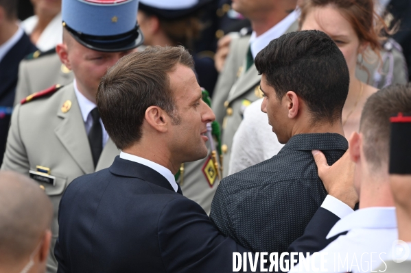 La tribune officielle. Défilé militaire du 14 juillet.