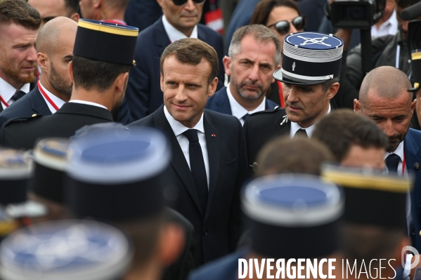 La tribune officielle. Défilé militaire du 14 juillet.