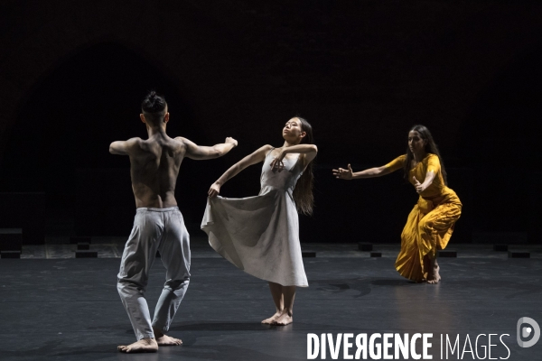 Outwitting the devil de akram khan
