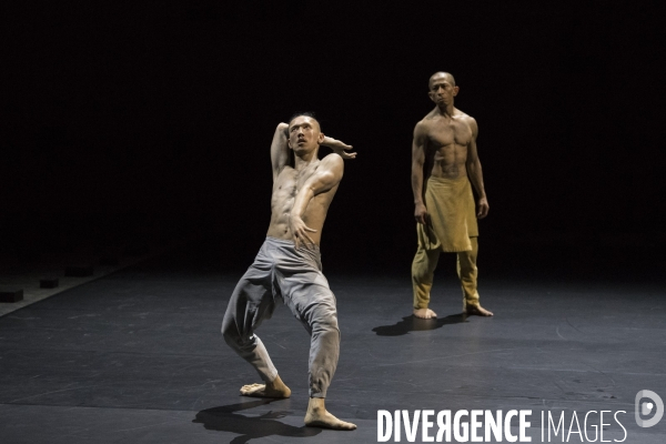 Outwitting the devil de akram khan