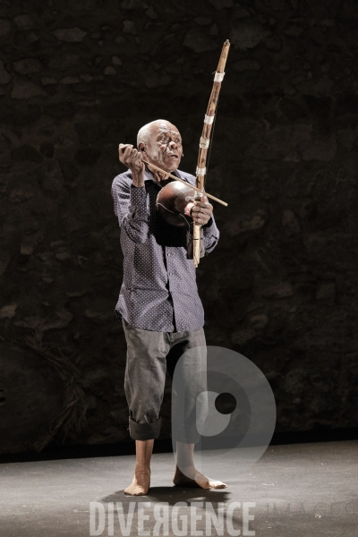 Histoire(s) du théâtre II / Faustin Linyekula / Festival d Avignon