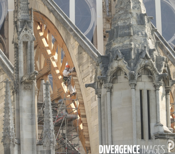 Notre dame le chantier trois mois apres