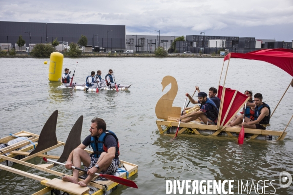 Course de radeaux sur canal de l ourcq a pantin.