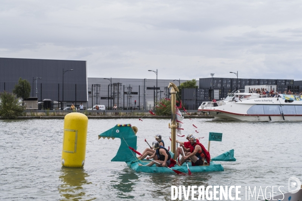 Course de radeaux sur canal de l ourcq a pantin.