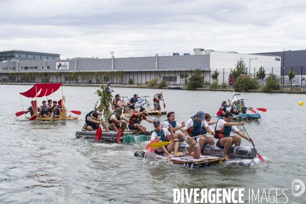 Course de radeaux sur canal de l ourcq a pantin.