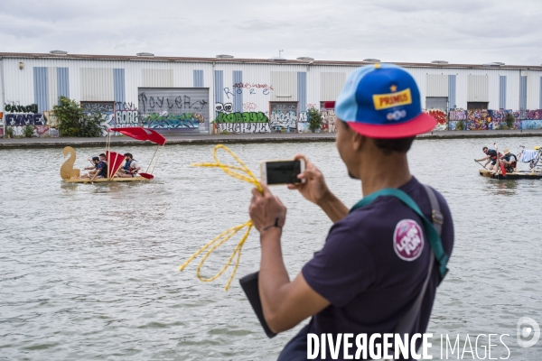 Course de radeaux sur canal de l ourcq a pantin.