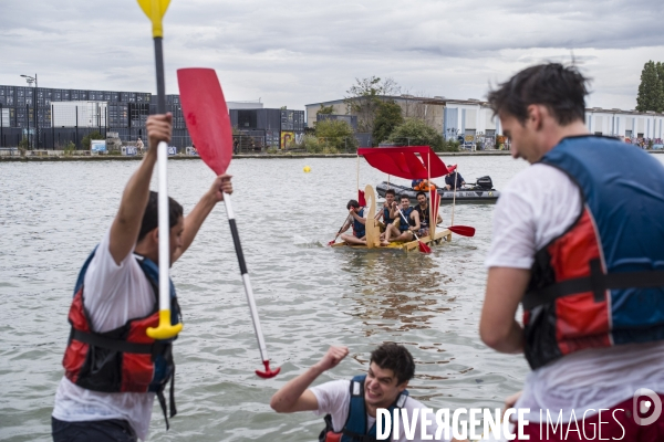 Course de radeaux sur canal de l ourcq a pantin.