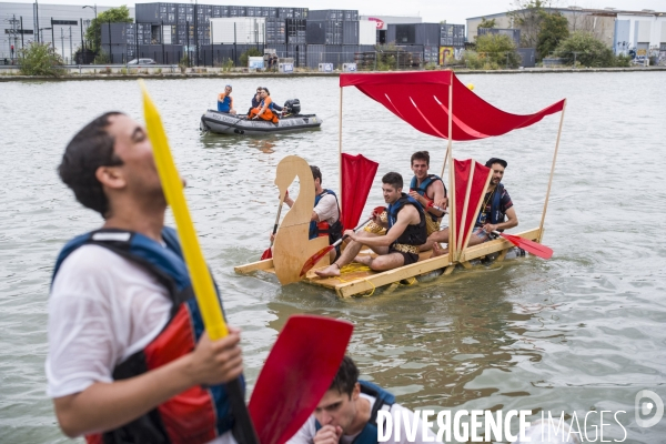Course de radeaux sur canal de l ourcq a pantin.
