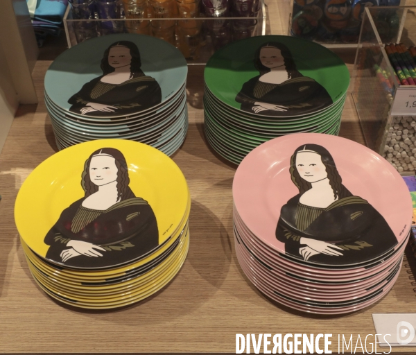 Merchandising la joconde a la boutique du louvre