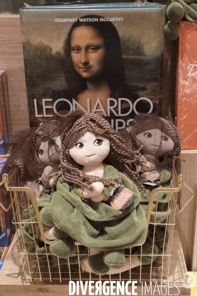 Merchandising la joconde a la boutique du louvre