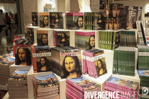 Merchandising la joconde a la boutique du louvre