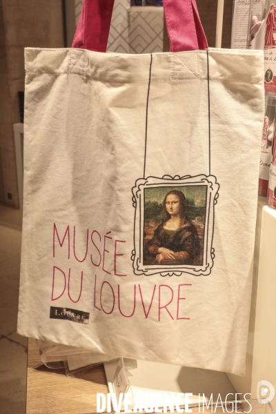 Merchandising la joconde a la boutique du louvre