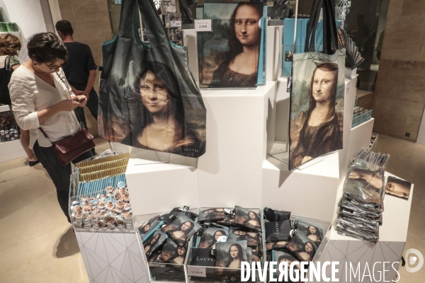 Merchandising la joconde a la boutique du louvre