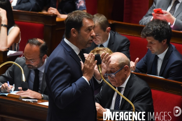 Assemblée nationale.  Questions au gouvernement.