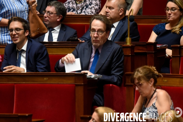 Assemblée nationale.  Questions au gouvernement.