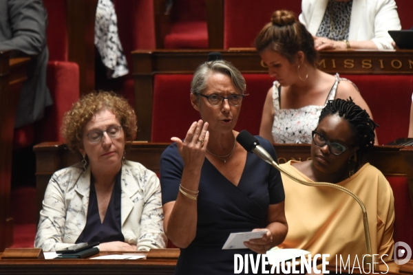 Assemblée nationale.  Questions au gouvernement.