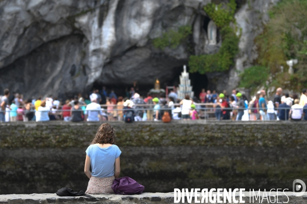 Lourdes foi et business
