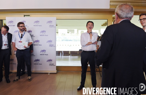 Elections municipales / Benjamin Griveaux à l université du Medef