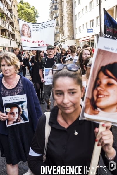 Marche vers le Grenelle  contre les féminicides.