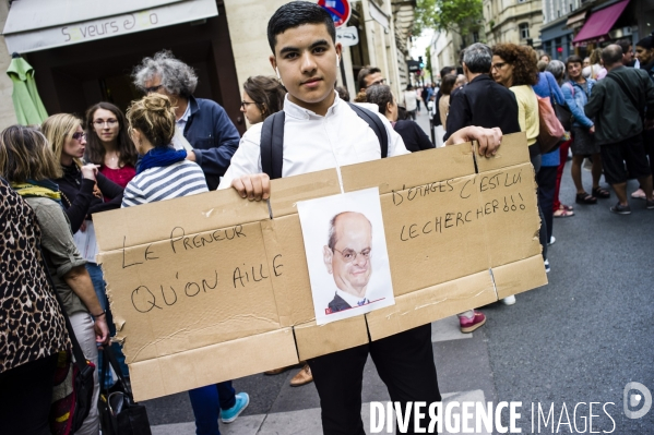 Rassemblement d enseignants en grève.